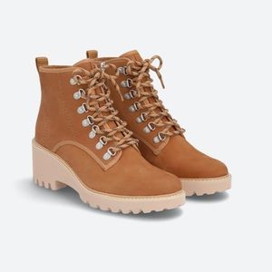 NWT Dolce Vita Huey Hiker Boots in Whiskey Nubuck 6.5